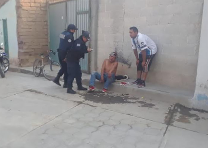 Lo apuñalan y lo dejan tirado en calles de Tlalancaleca