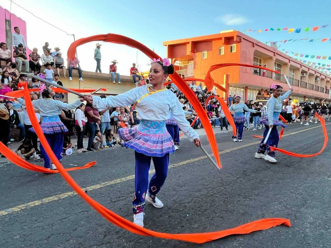 Aquiles Córdova inaugura la Feria Tecomatlán 2024 ante plaza abarrotada