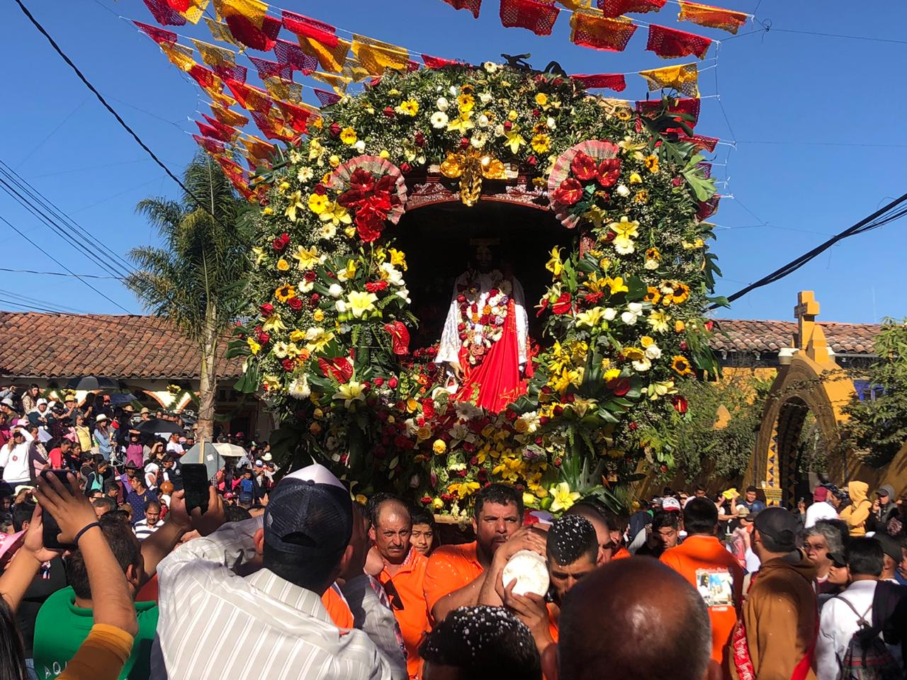 Miles asisten a la tradicional peregrinación de Aquixtla del Padre Jesús