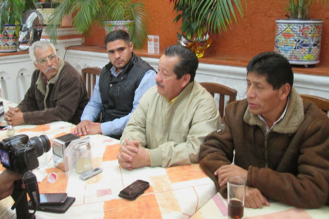 Aranda visita Huauchinango y habla de candidatura independiente