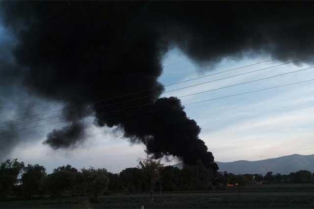 Arde por más de 30 horas ducto de Pemex en Quecholac