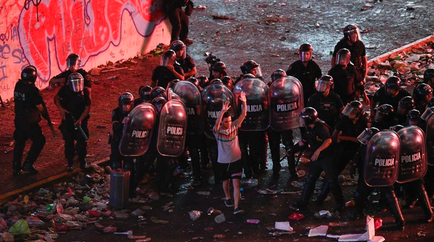 Los festejos por la Copa del Mundo de Argentina se empañan con muertos y heridos