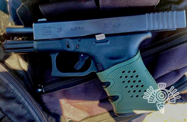 Lo detienen con pistola tipo Glock, calibre 380 en Palmar de Bravo