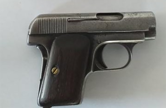Detienen a tres personas que portaban armas de fuego