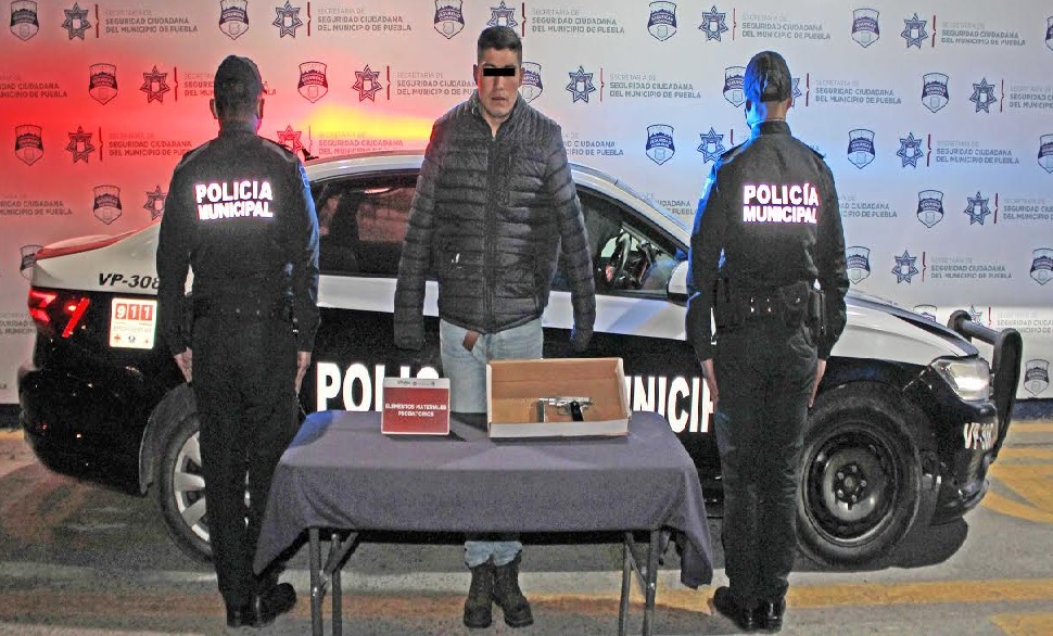 Lo detienen en la colonia Colombres con arma de fuego