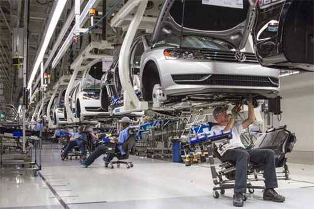 Arranca negociación salarial en VW y piden aumento del 12%