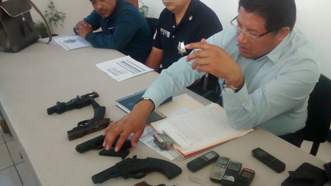 Con armas de plástico azoran a ciudadanos de Tehuacán