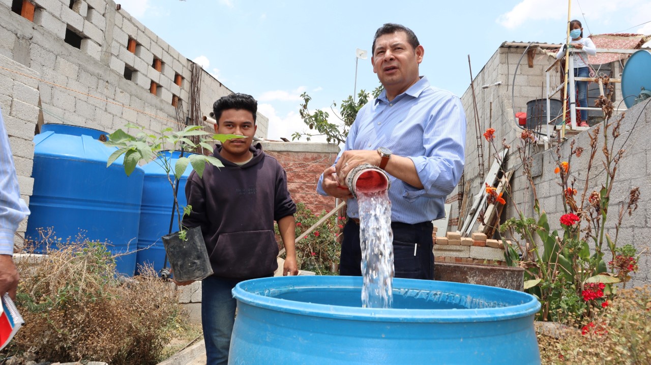 Como derecho irrenunciable, el agua en Puebla es prioridad: Armenta