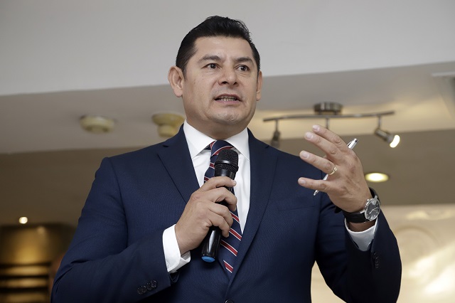 Da positivo a Covid el senador Alejandro Armenta 