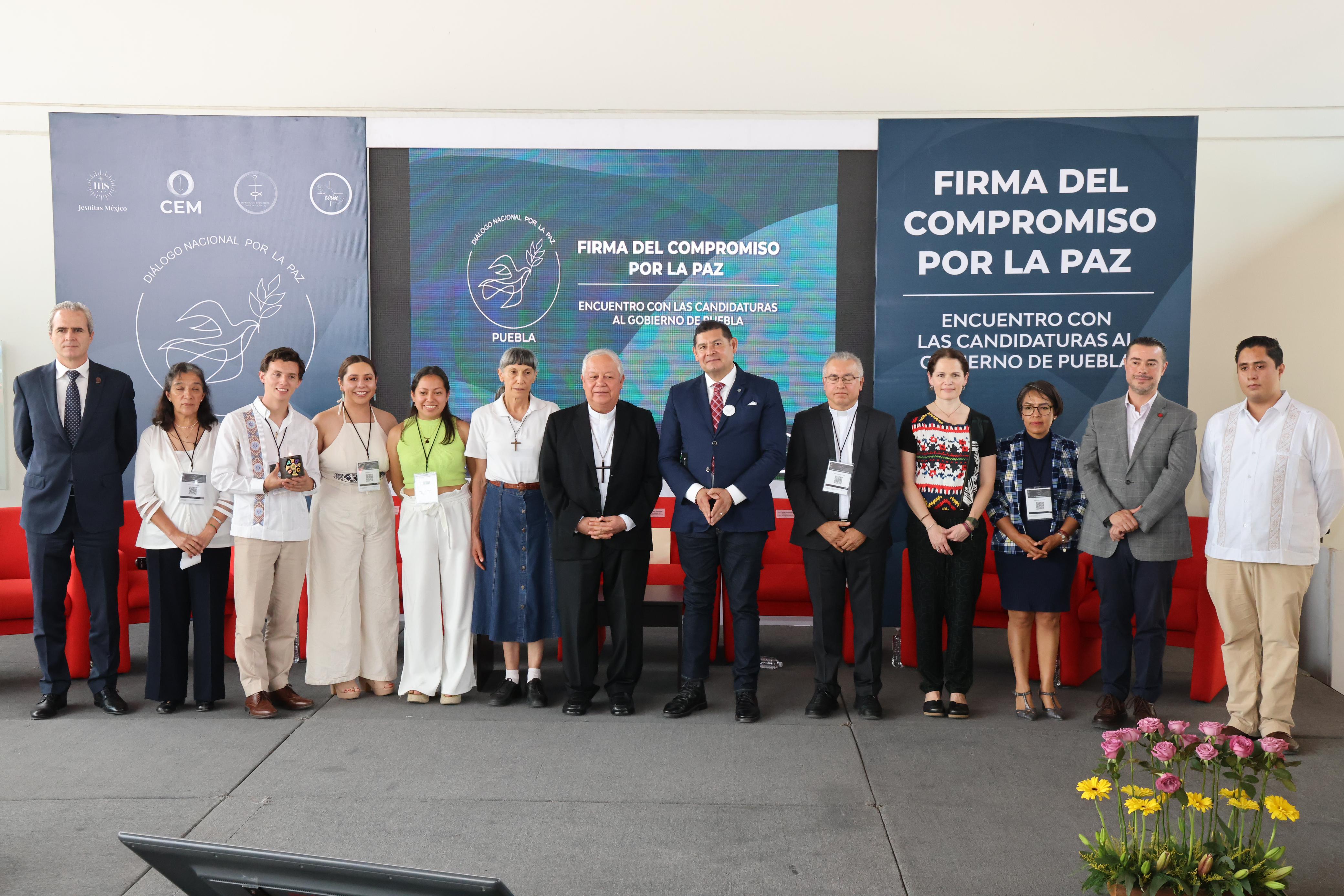 Trabajaré de la mano con la sociedad para construir juntos la paz en Puebla: Armenta 