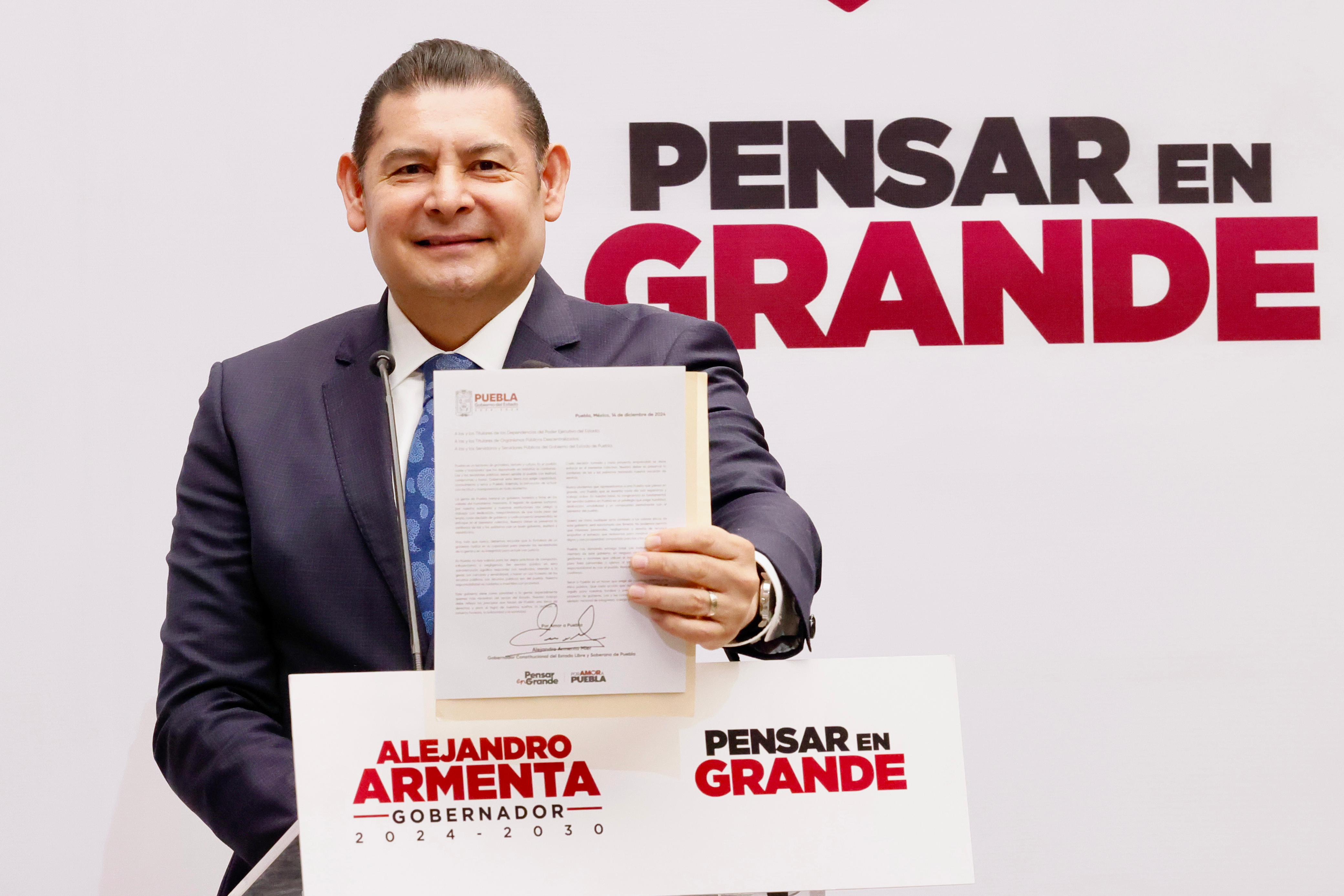 Armenta presenta carta de principios éticos para su administración