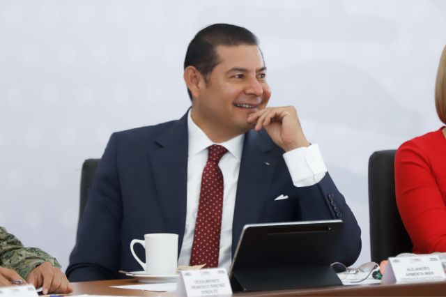 Gobierno estatal y empresas automotrices fortalecen competitividad de la industria