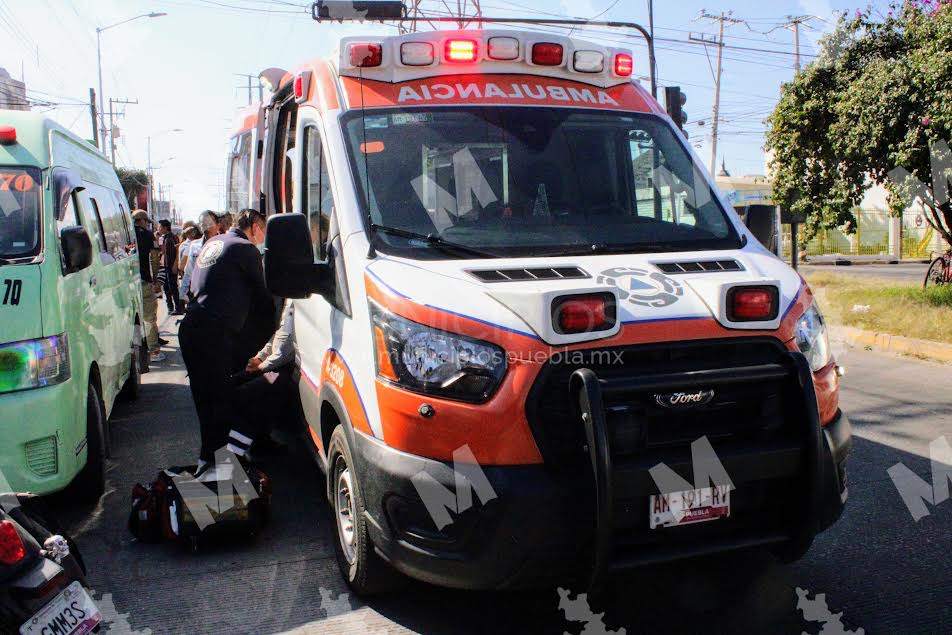 Ruta embistió bicicleta y dejó dos lesionados en Clavijero
