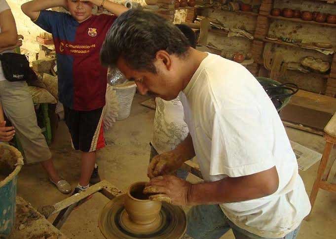 Huaquechula, productora de candelabros y sahumerios