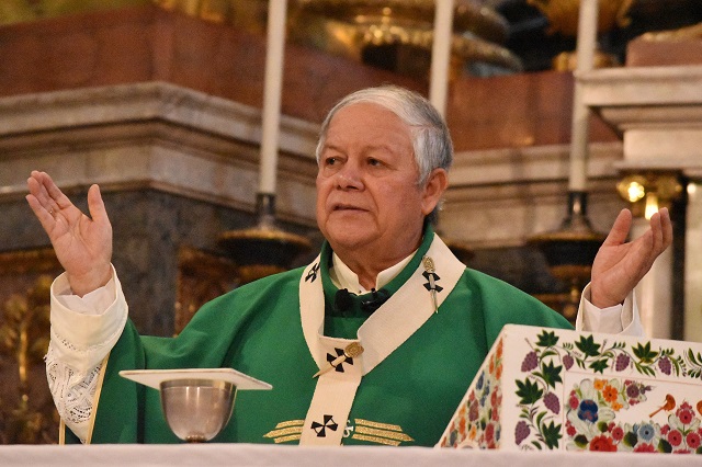 Dedica arzobispo misa por el eterno descanso de Paola y curas jesuitas asesinados 