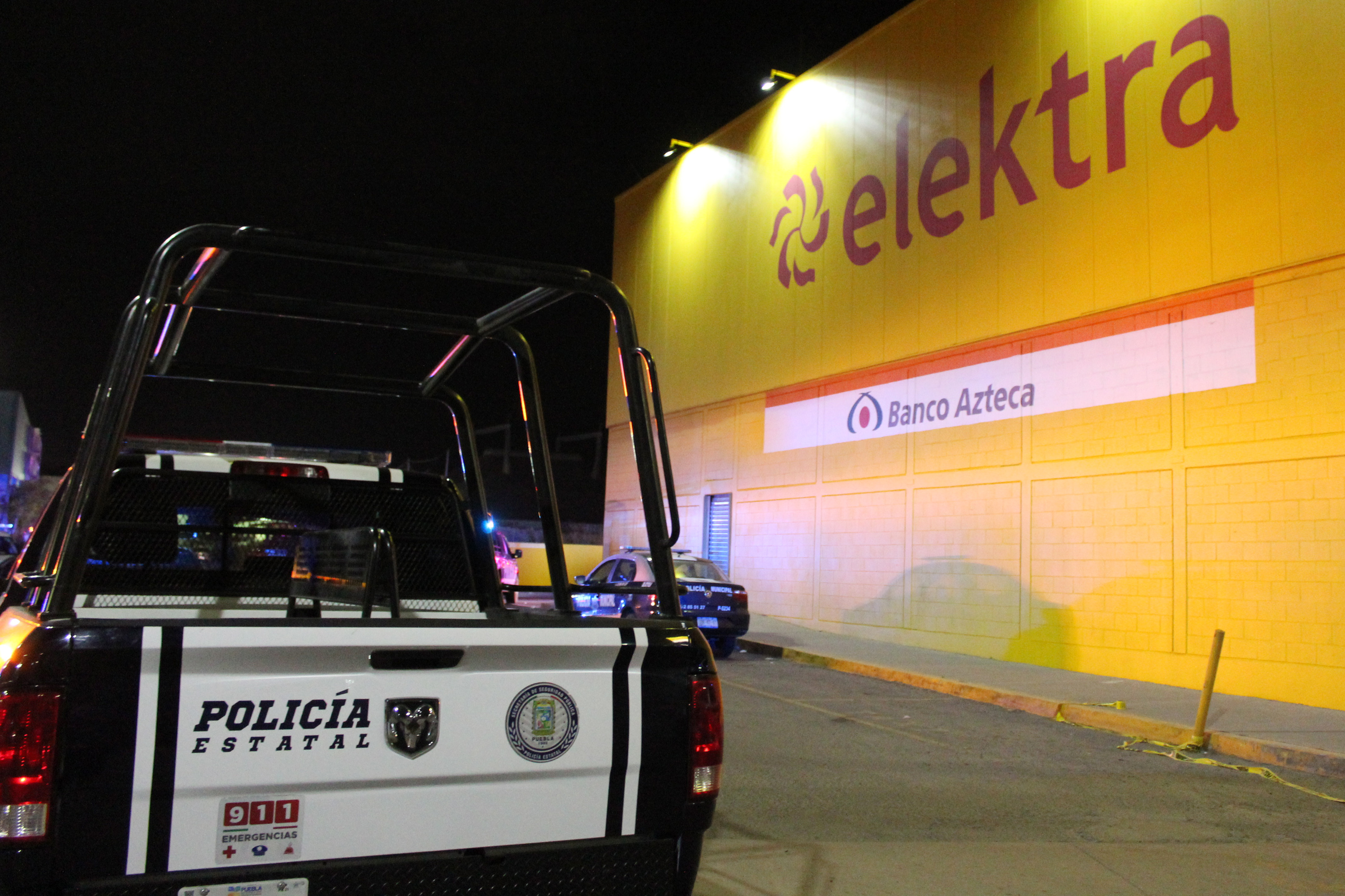 Muere trabajador de 19 años al interior de Elektra en Xilotzingo