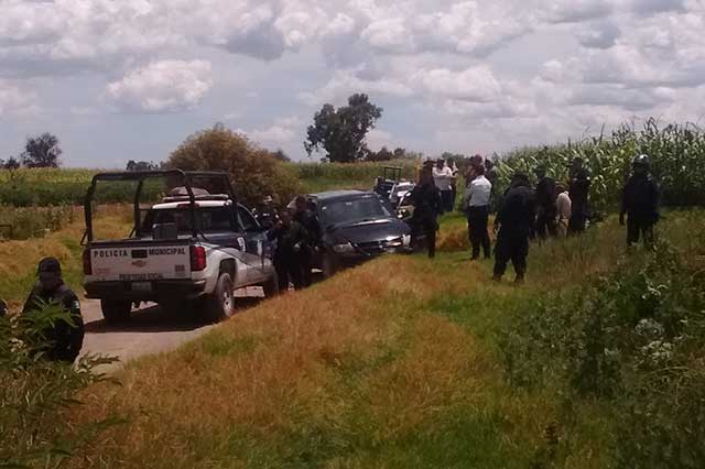 Asaltantes dejan camioneta tras intento de robo en Huejotzingo