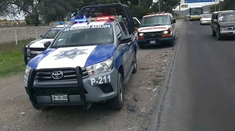 Roban camioneta y disparan a mujer, en Nicolás Bravo