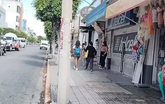 Sujetos armados asaltan tienda Telcel en centro de Tehuacán  