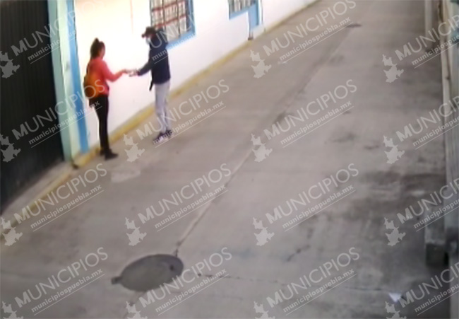 VIDEO Así asaltan a transeúntes en calles de Huejotzingo