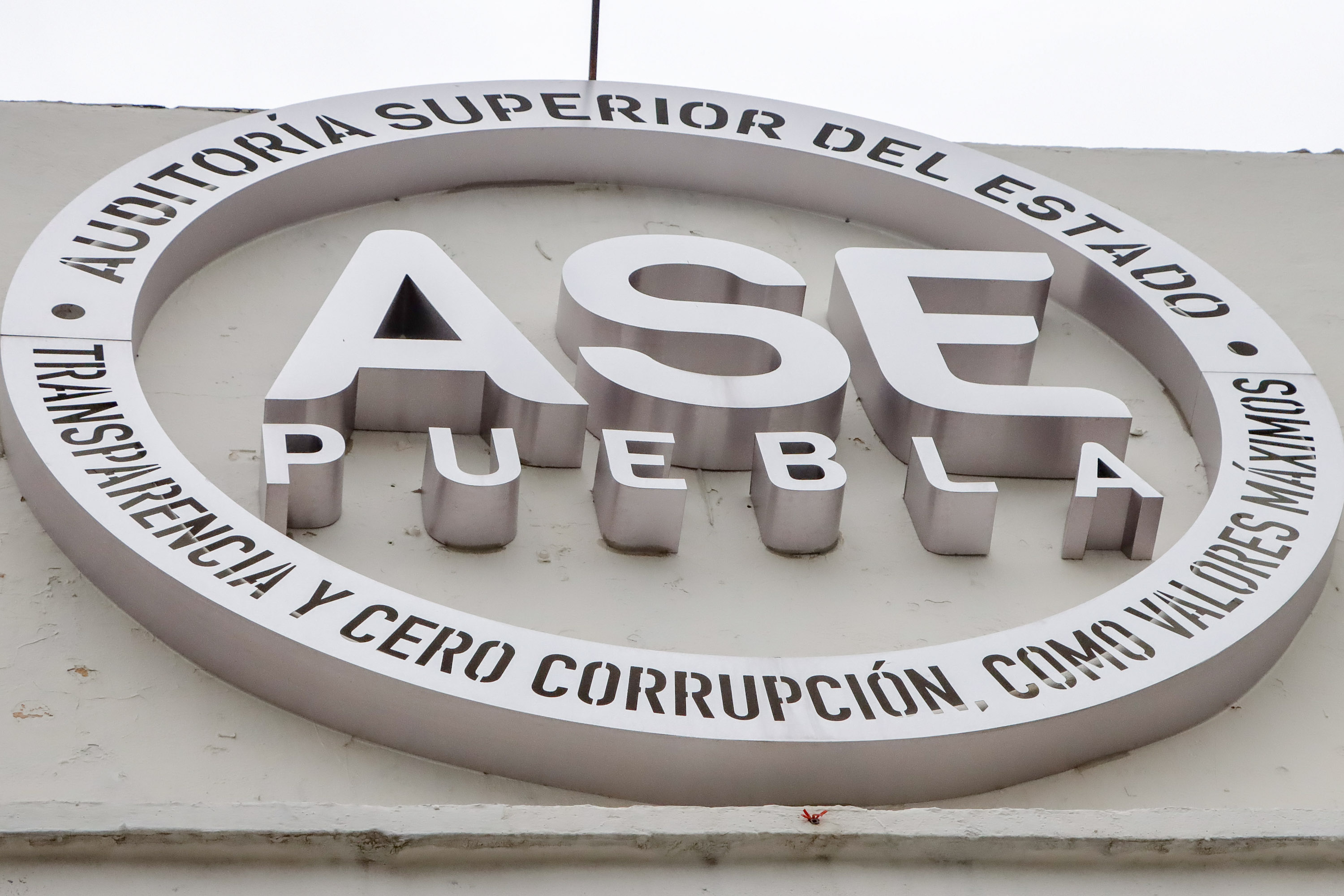 ASE Puebla y BUAP ratifican convenio para el uso de laboratorios móviles