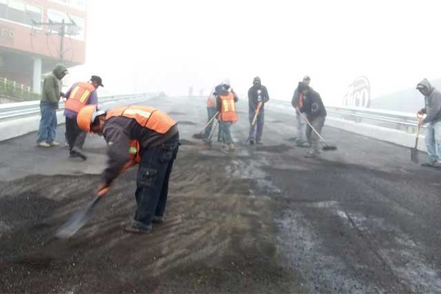 A 3 días de abierto cierran puente de 66 mdp inaugurado en Teziutlán