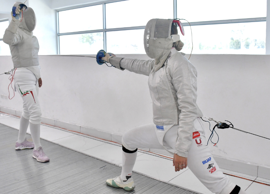 Karate, Esgrima y Natación entre los cursos que ofrece la BUAP al público en general 