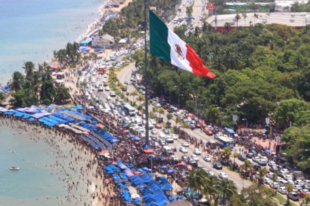 Conmemoran aniversario luctuoso de Otis en asta bandera de Acapulco