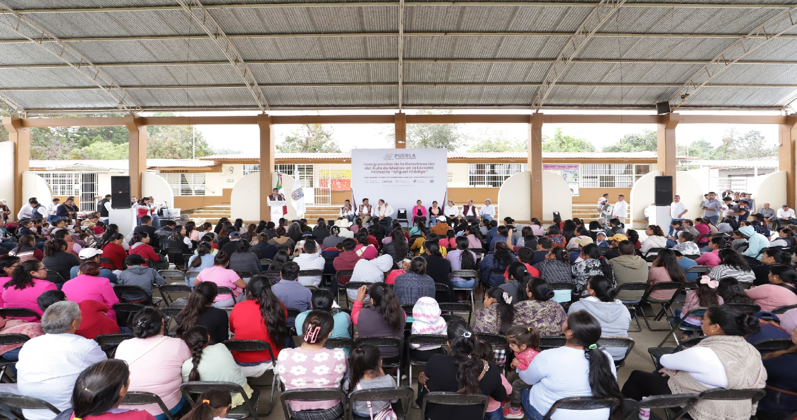 En Atempan, Céspedes inauguró obras educativas por 6.3 mdp