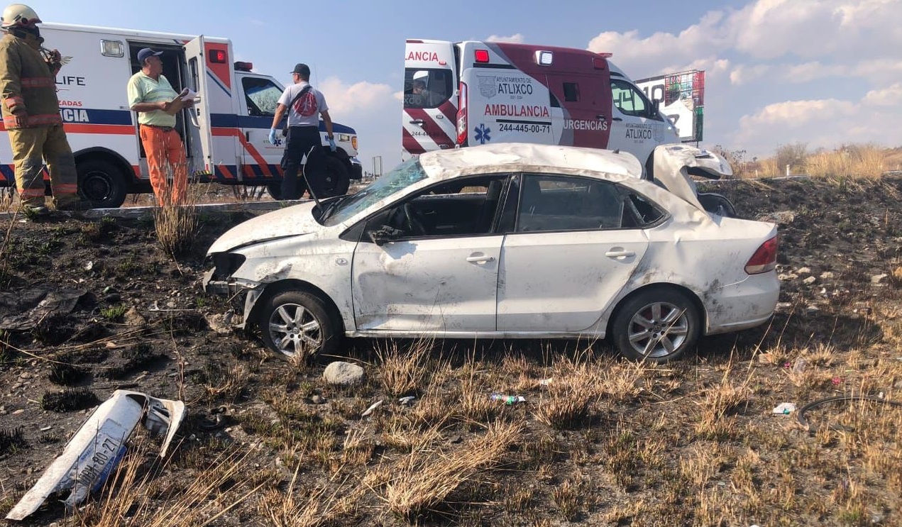 Seis lesionados por un par de accidentes en la Vía Atlixcáyotl