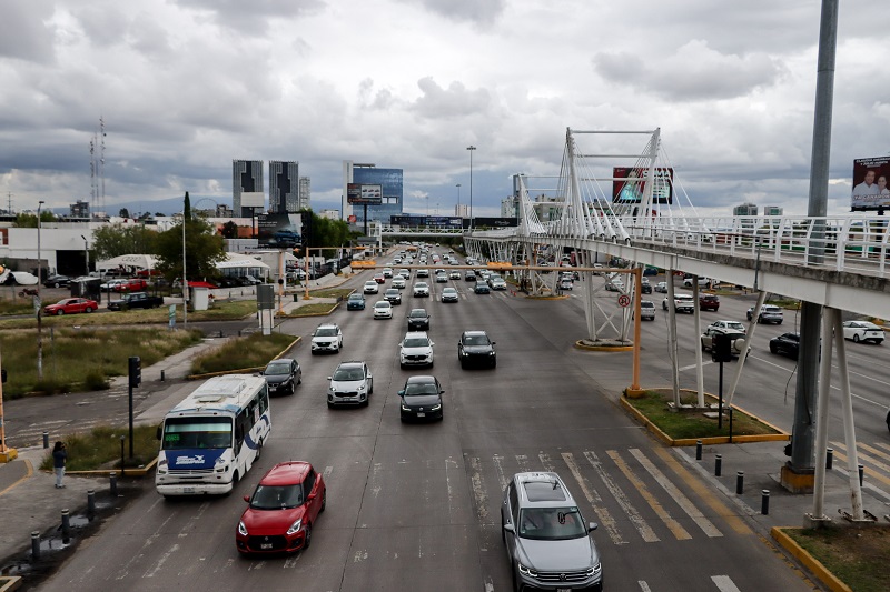 Conductor, peatón: cambia tránsito y paraderos en la Vía Atlixcáyotl
