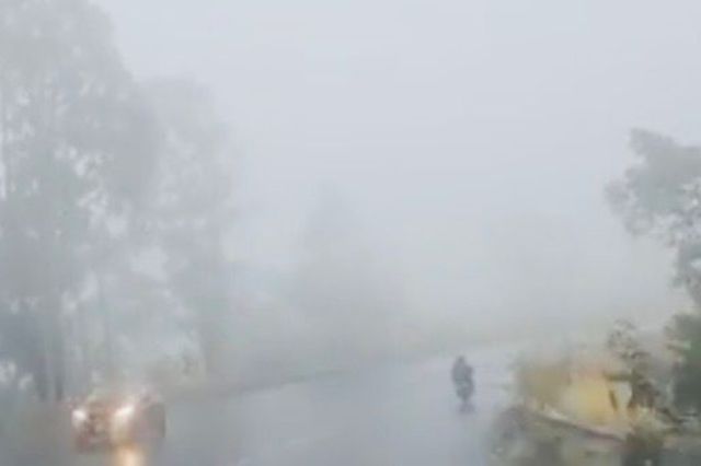 Piden precaución en la federal Atlixco-Puebla por intensa neblina 