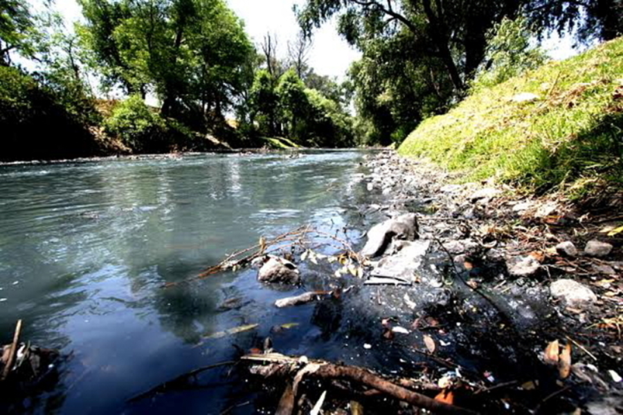 126 empresas contaminan el río Atoyac en Puebla