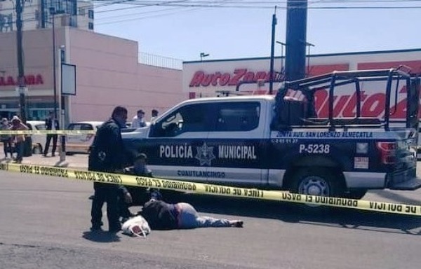 Camioneta atropella y mata a mujer frente a plaza Cruz del Sur