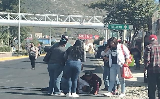 Lo atropellan en el puente atirantado de Tecamachalco