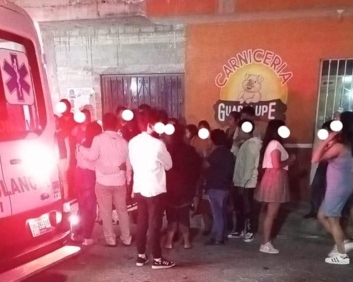 Motociclista es atropellado por un taxi en Altepexi