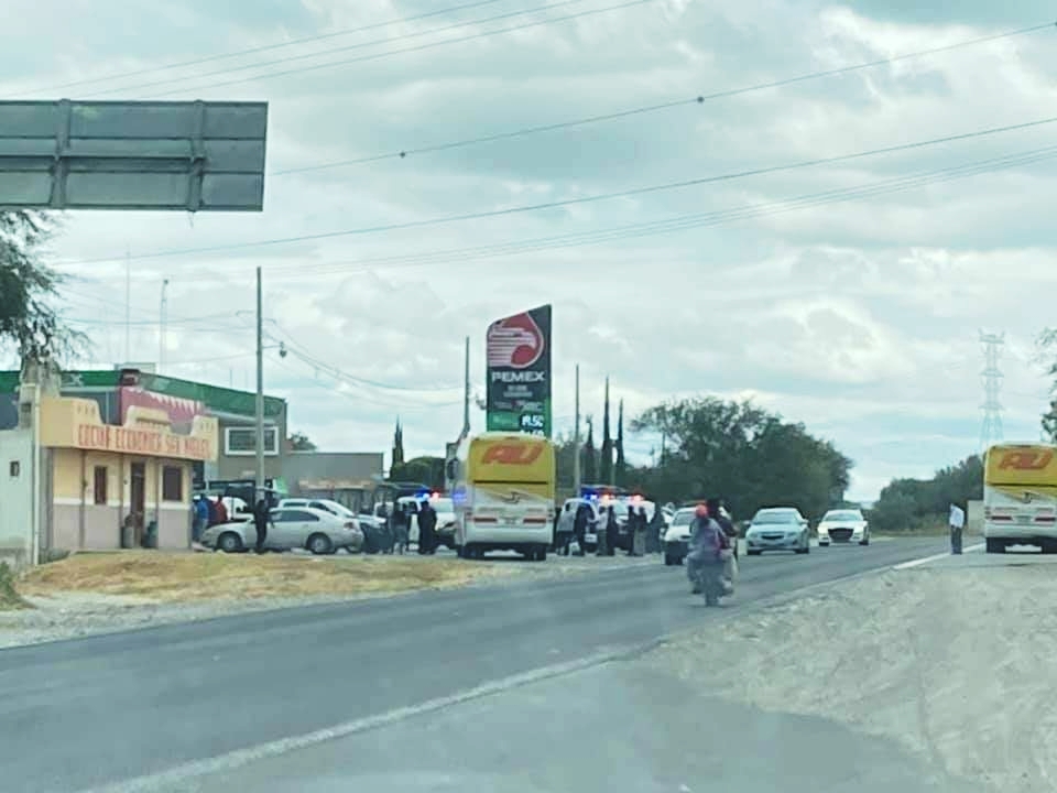 Detienen a delincuente que asaltaba autobús AU en Yehualtepec