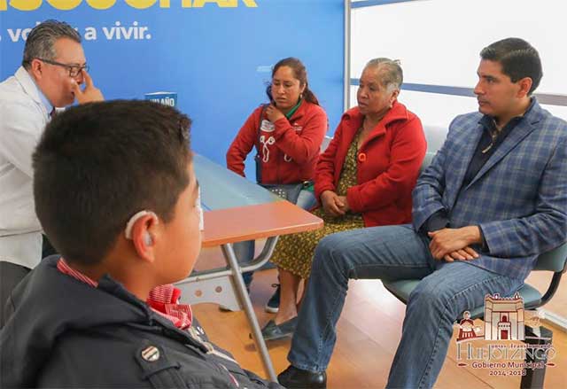 Ayuntamiento de Huejotzingo apoya a jóvenes con problemas de audición