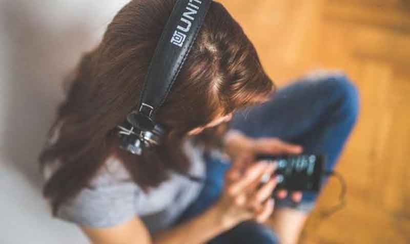 Recomienda IMSS equilibrio entre uso desmedido de tecnologías y relaciones afectivas