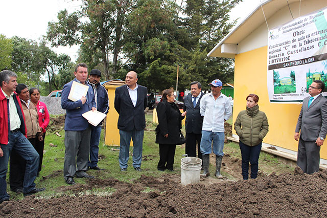 Inician construcción de aulas en escuelas de Tepeaca