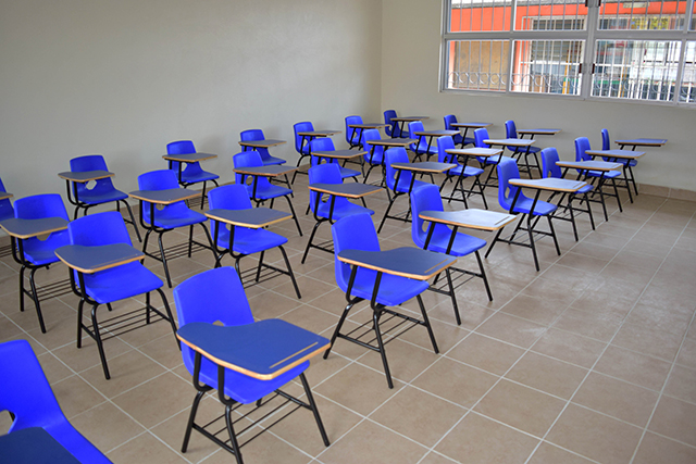 Inauguran dos aulas en escuela de Zacapoaxtla