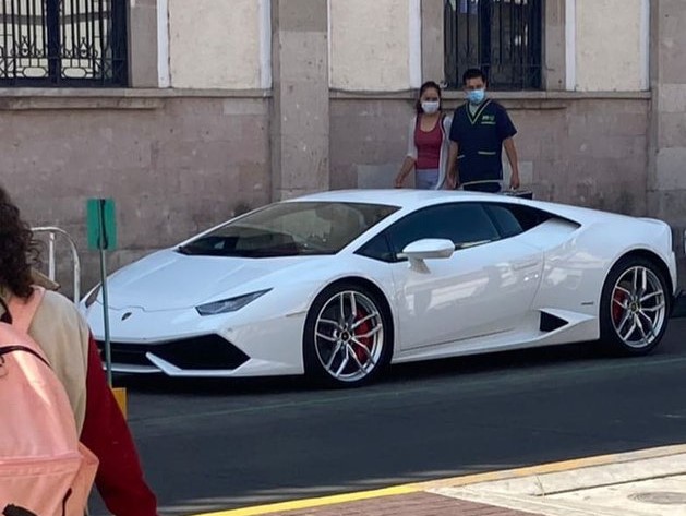 Vaya quemón, alcaldesa de Moroleón tiene su Lamborghini