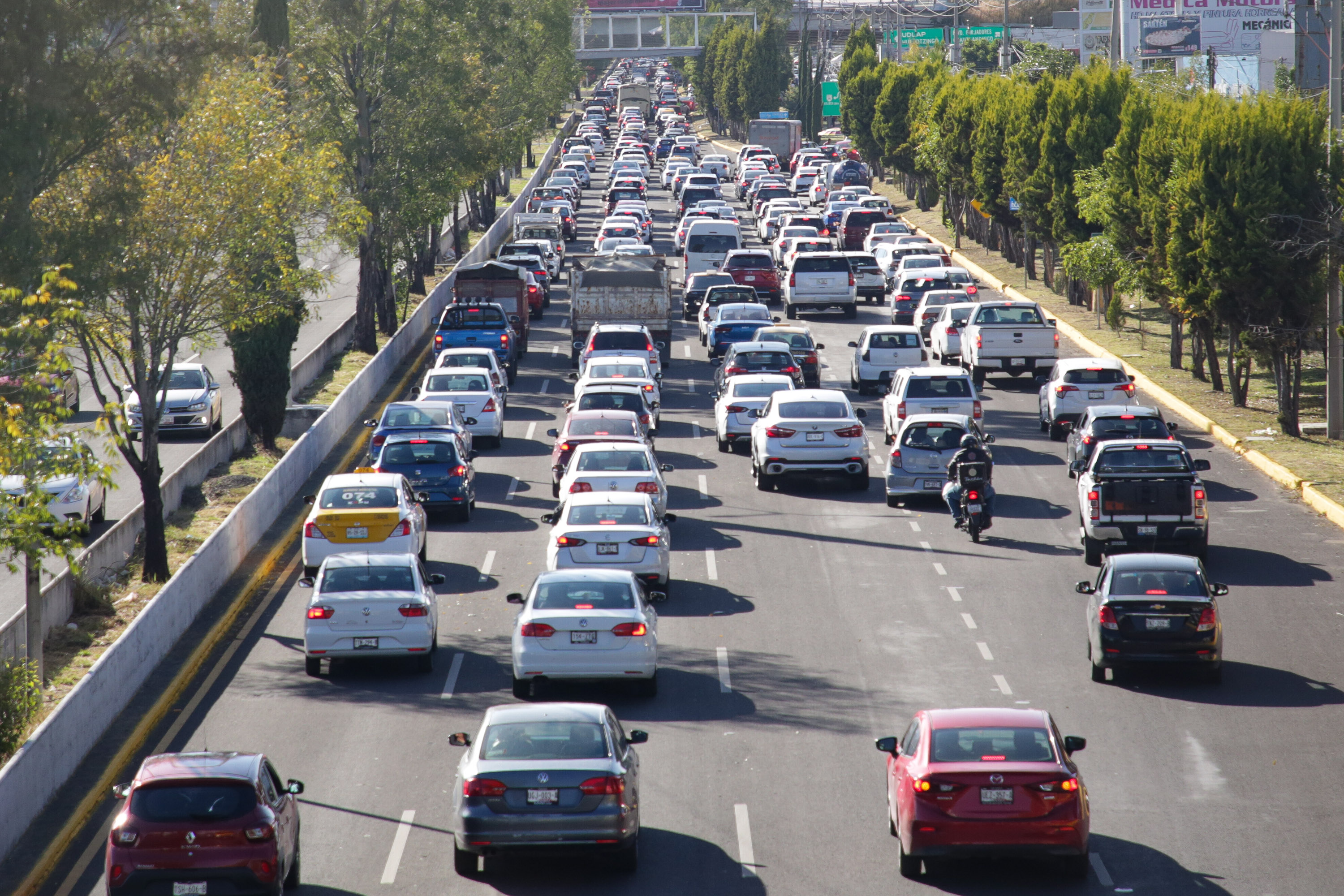 ¿Cómo realizar el mantenimiento de la suspensión del automotor?