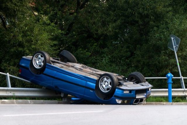 Vuelca camioneta en el Bulevar Norte; conductor abandona el lugar 