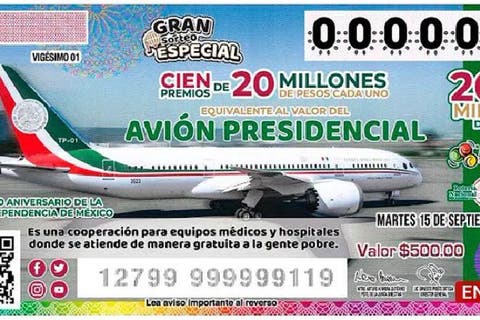 Funcionarios quitan cachito ganador de rifa del avión presidencial a pobladores de Veracruz