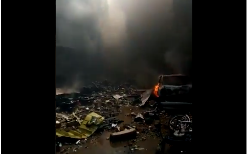 VIDEO Se estrella avión en Pakistán; llevaba 107 pasajeros 