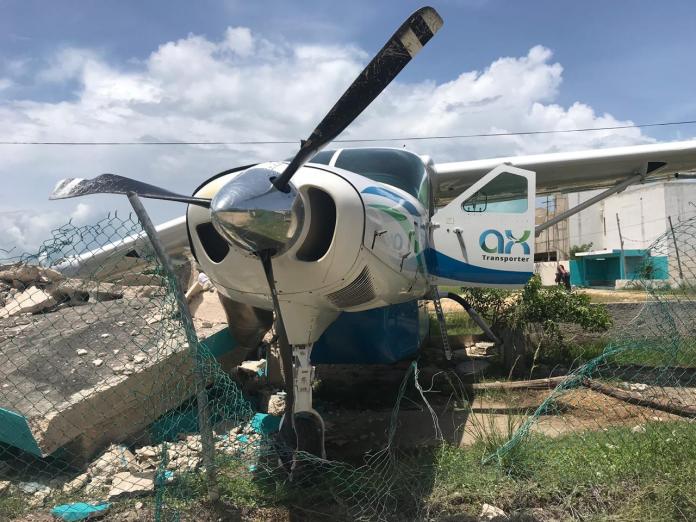 Avioneta se estrella en Holbox, Quintana Roo, con 5 turistas a bordo