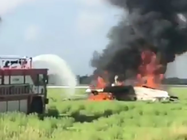 Se desploma avioneta en aeropuerto de Durango; hay un muerto
