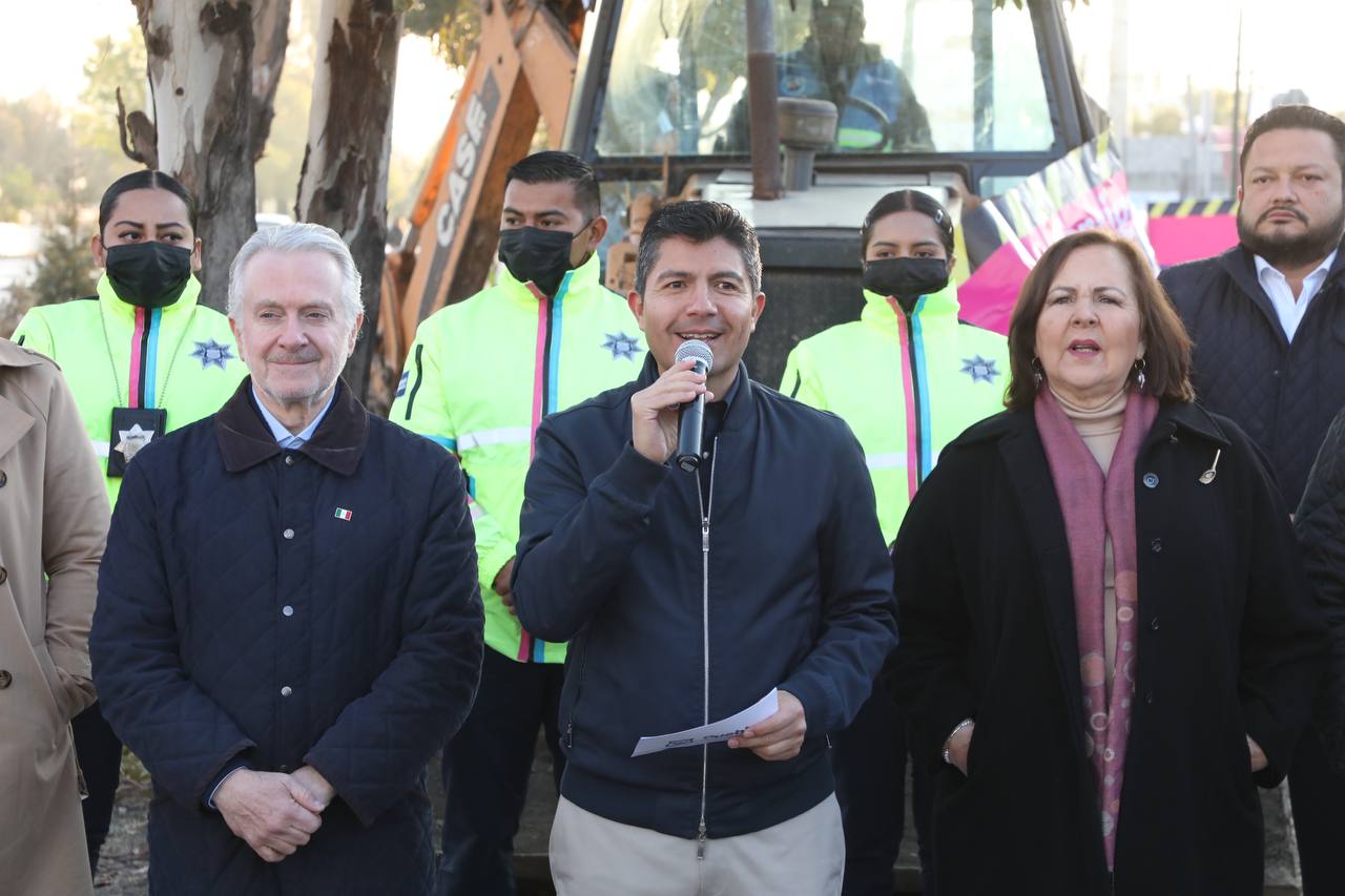 Rivera y Santiago Creel encabezan inicio de obras en la Recta a Cholula