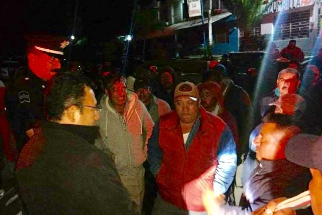 Por insegura, vecinos de Azumbilla y Chapulco bloquearon la carretera